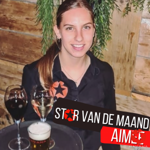 DE STERREN VAN HAVANA!💫 - Maart, 2022
Wij zijn trots op ons team en daarom stellen wij jullie elke maand voor aan één van onze toppers!

Deze maand in de spotlight: onze Aimee! 🤩Aimee is 20 jaar oud en werkt inmiddels al bijna 2 jaar bij ons in Havana. Aimee staat altijd voor iedereen klaar en serveert met een grote glimlach jouw hapjes en drankjes! Naast werken bij Havana zit zij in het 3e jaar van de opleiding Interieuradviseur en is ze veel bezig met voetbal⚽️.

Aimee's favoriete drankje: witte sangria 🥂
Aimee's favoriete hapje: zijn de lamspiesjes met portsaus🤤